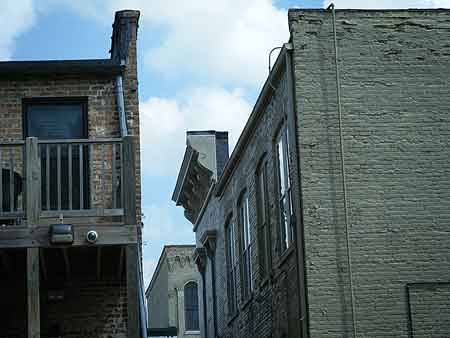 消防员的施工问题:檐口和栏杆