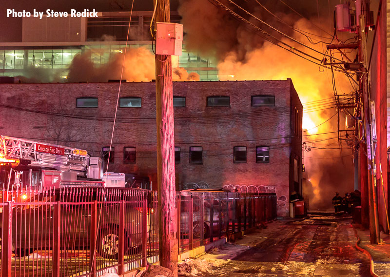 芝加哥消防员在救火