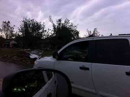 Bobby Halton的Moore Tornado Demastation的照片