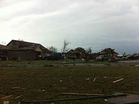 Bobby Halton的Moore Tornado Demastation的照片