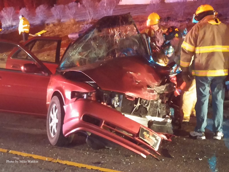 农村地铁(TN)消防员解救高速事故中的受害者