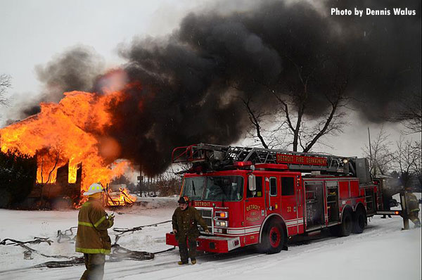 结构消防：消防机组控制188金博网网址多少底特律（MI）空置火灾