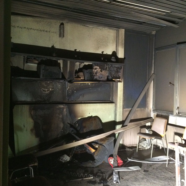 一张公寓内部的照片。