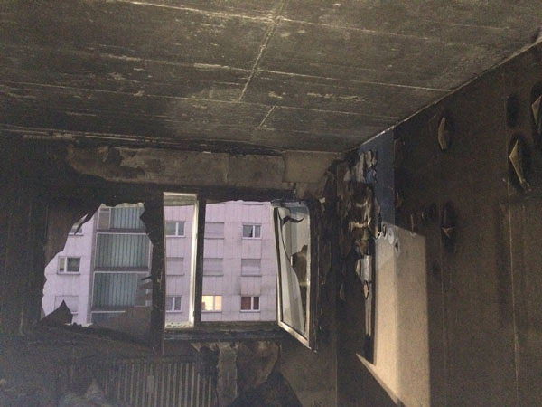 看一看火灾造成的损失。