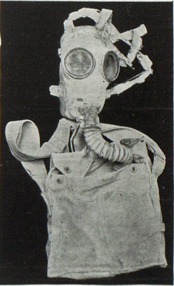 防毒面具在使用后仍可使用，以防止化学物质的强力漂白帆布